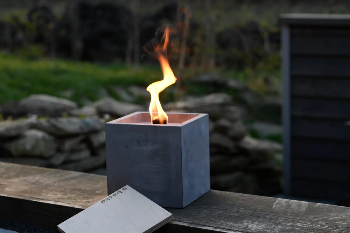 Betonfeuer Würfel