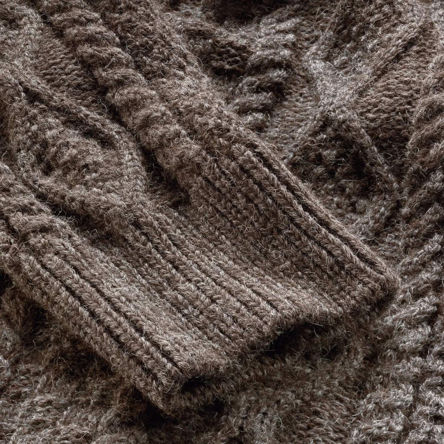 Black Sheep Aran-Pullover