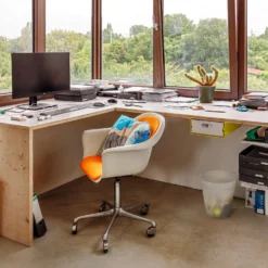 Container Atlas Desk