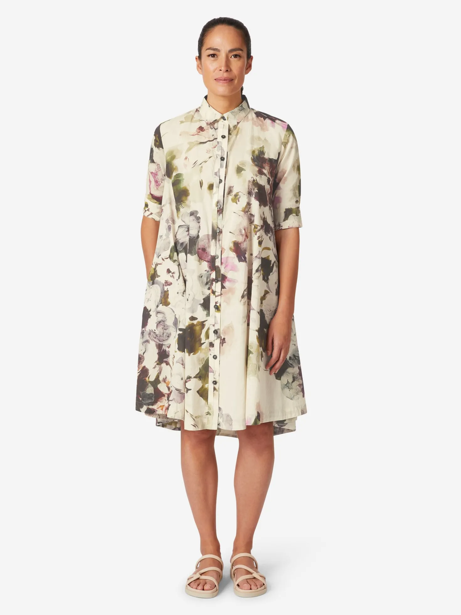 Damenkleid geknöpft