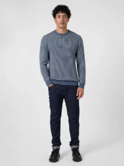 Herrenpullover gemustert
