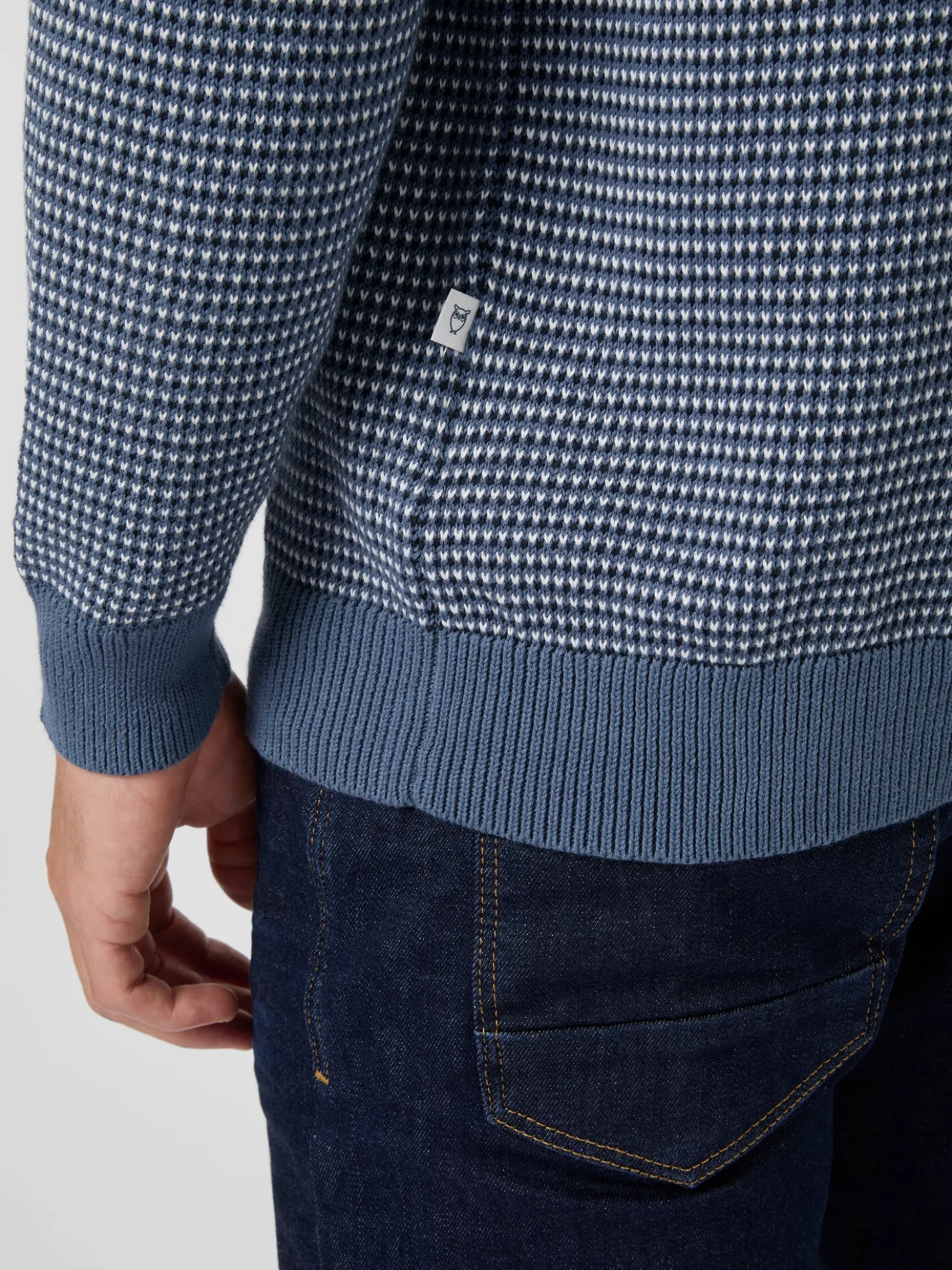Herrenpullover gemustert