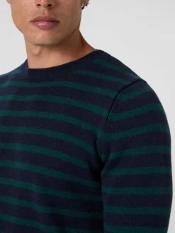 Herrenpullover geringelt