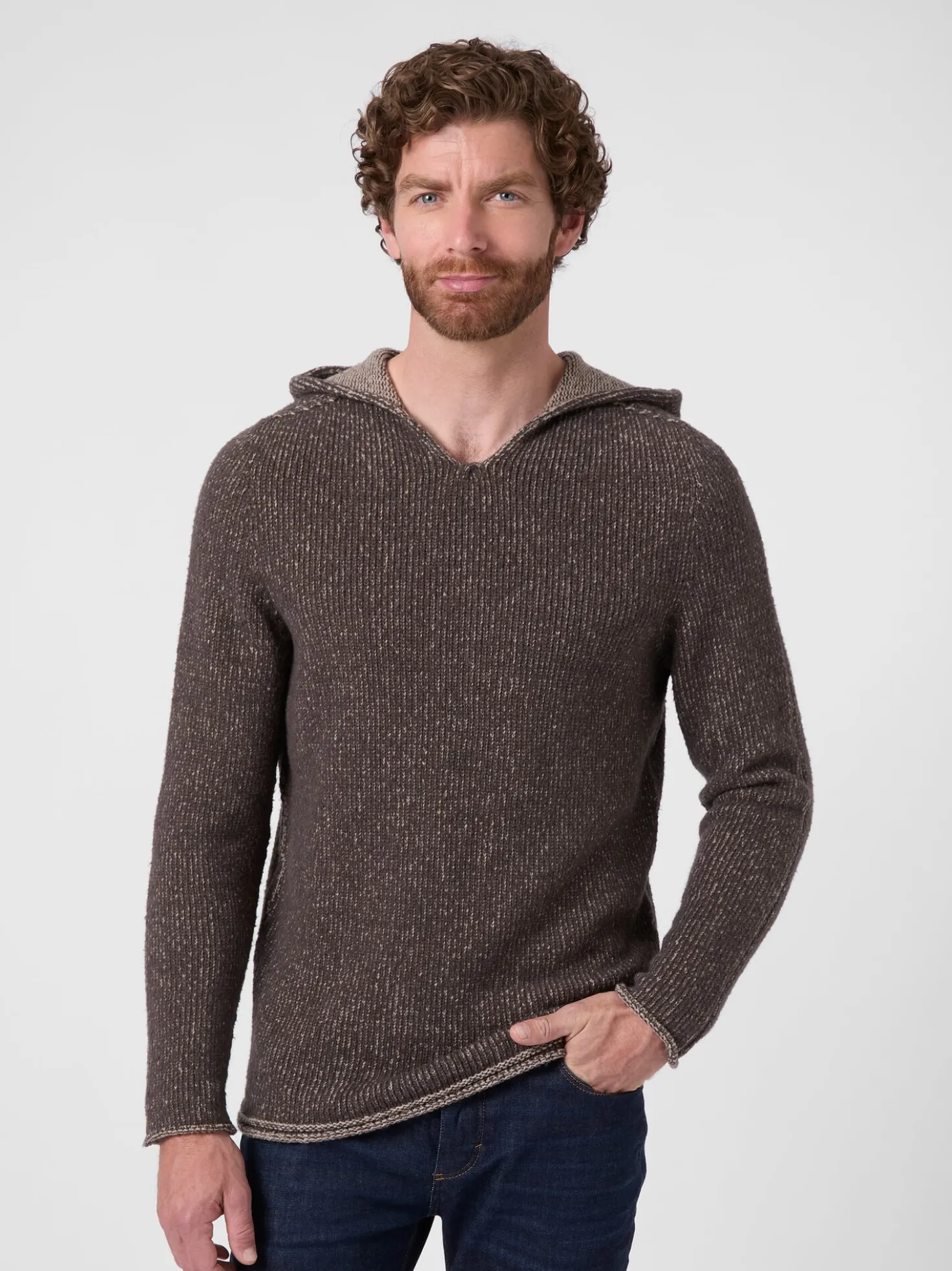 Herrenpullover mit Kapuze