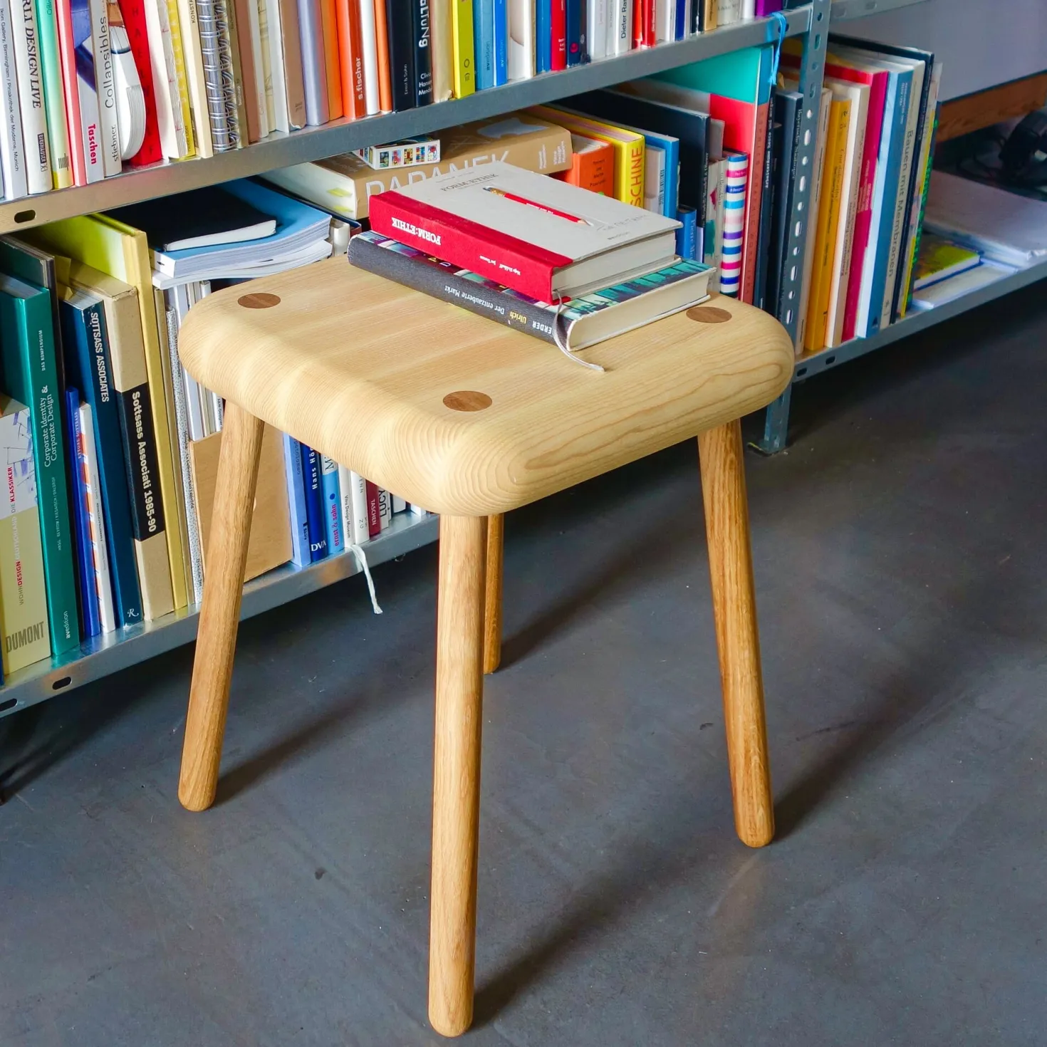 Hocker Eschen- und Eichenholz