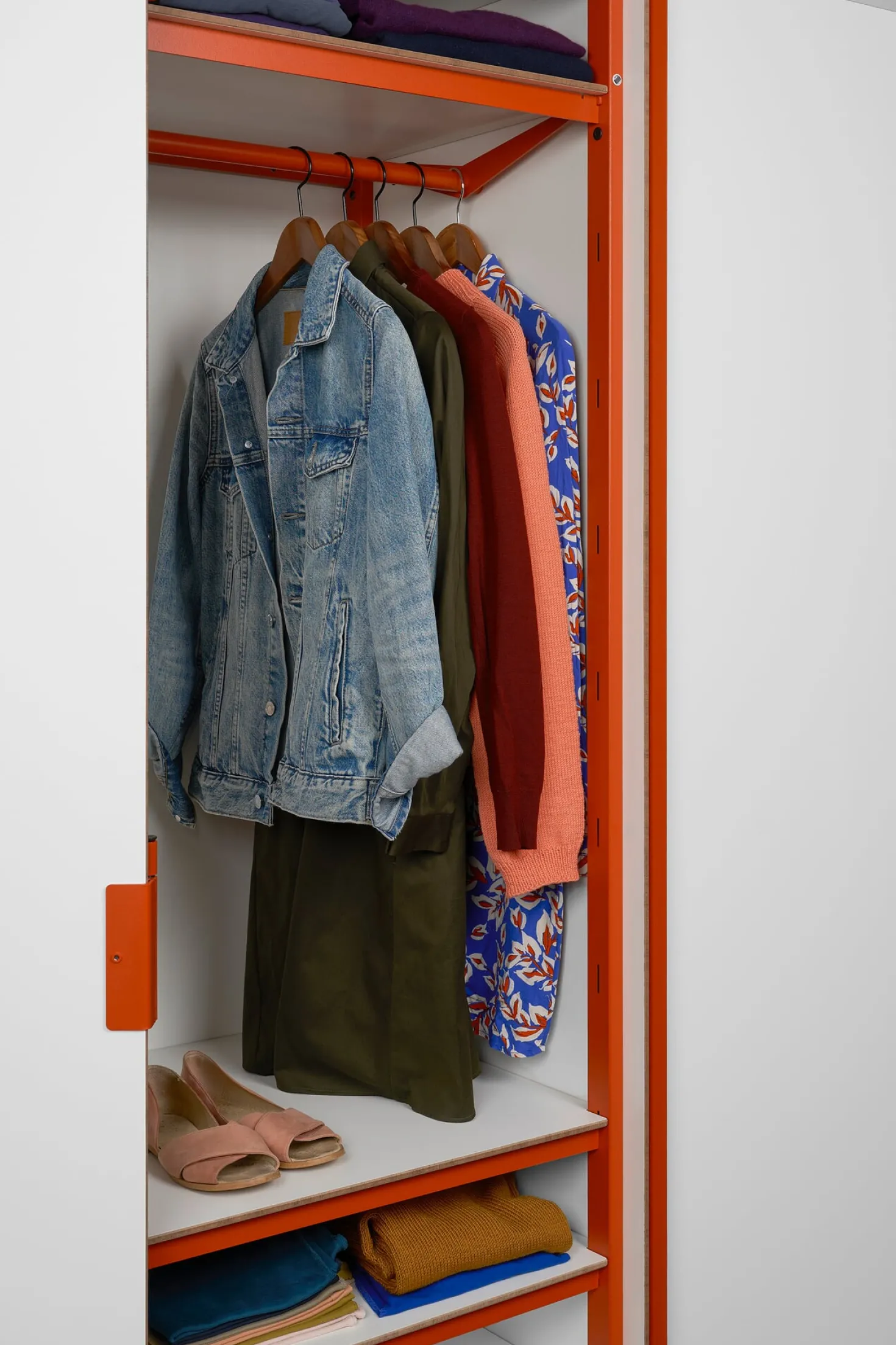 Kleiderstange zu Schrank P100