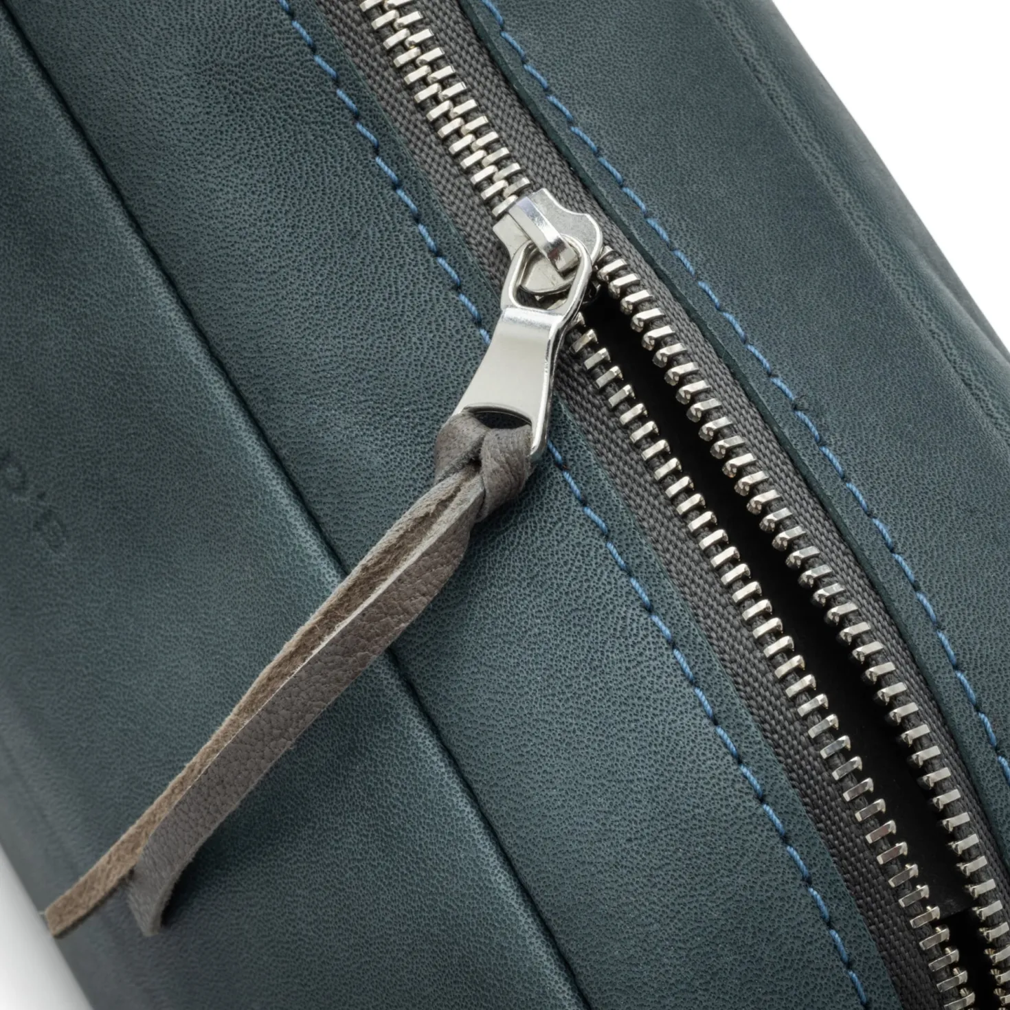 Kleine Handtasche Sattlerriemen, blaugrau