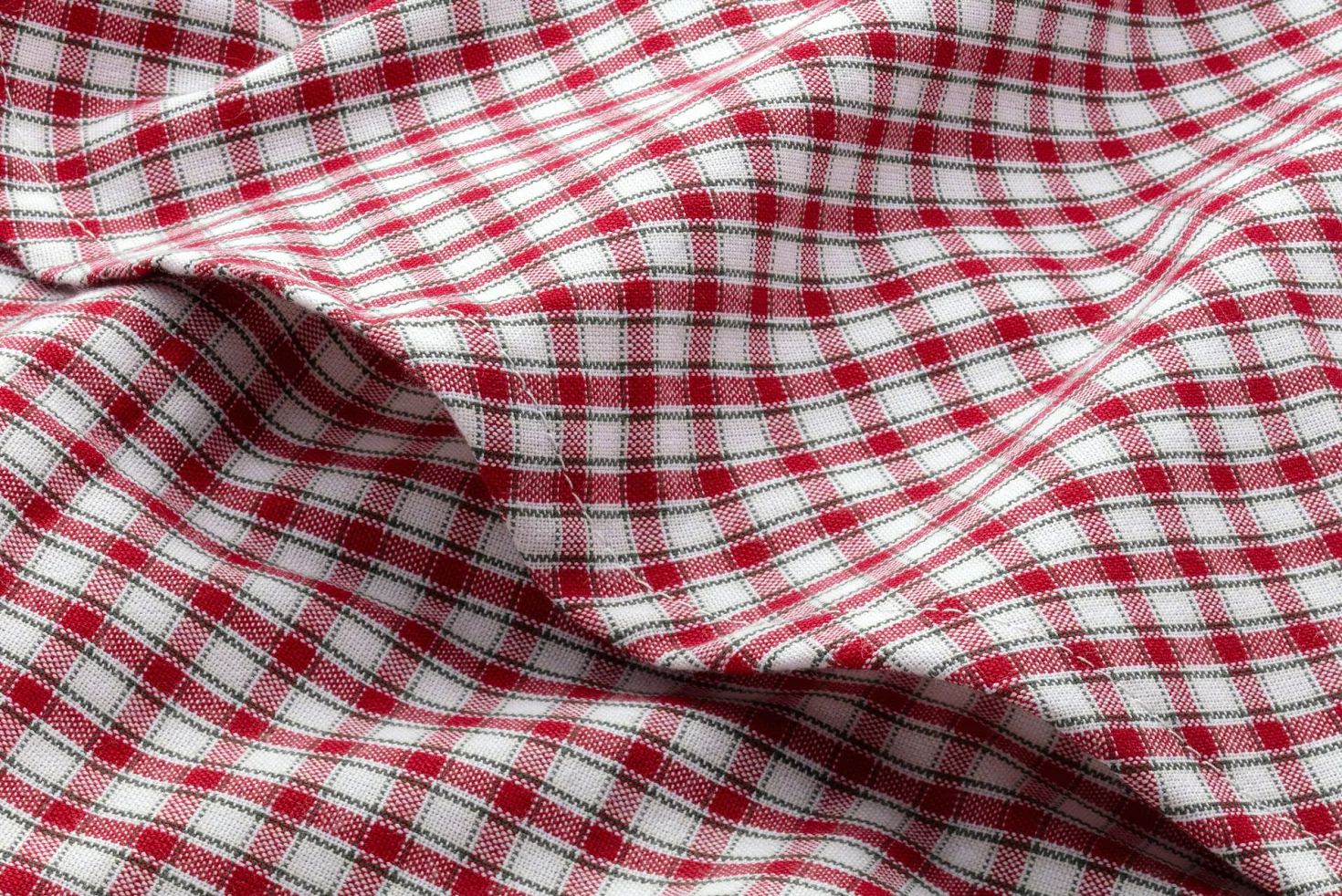 Runde Tischdecke rot-weiß kariert