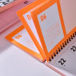 Tischkalender Neon