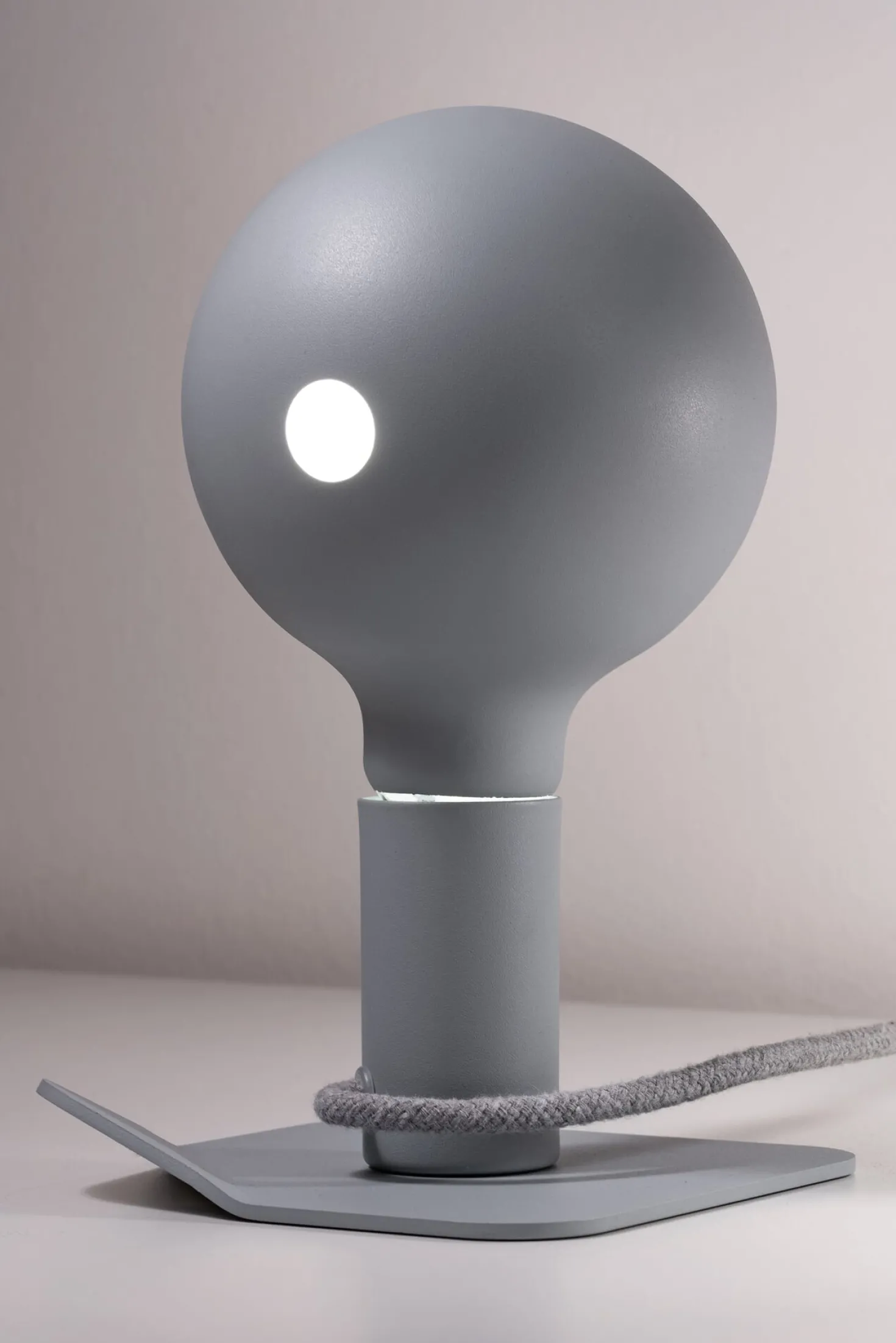 Tischleuchte Base Magnetica