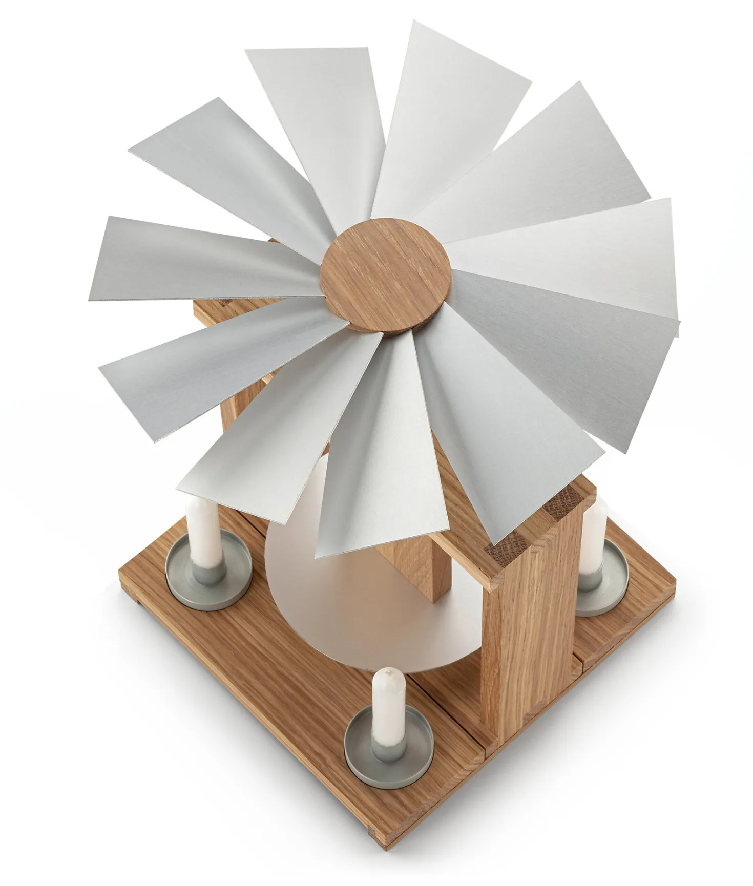 Tischpyramide mit Figuren