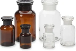 Vorratsflasche mit Glasstopfen